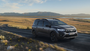 Jogger HYBRID 140:    Dacia